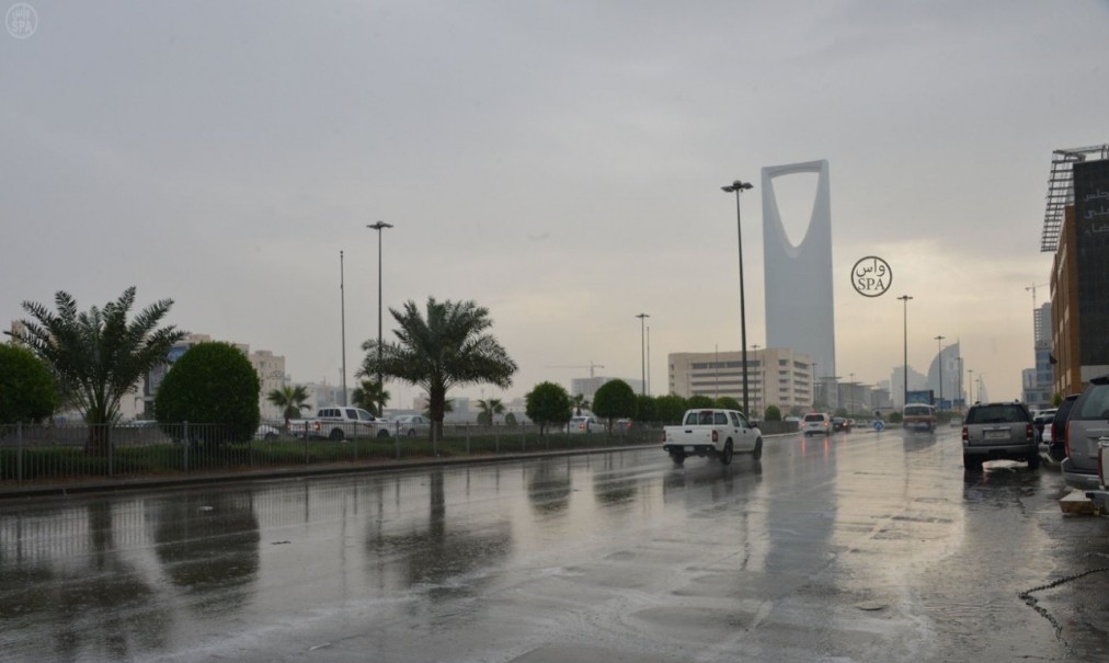 أمطار على مدينة الرياض حتى فجر الغد