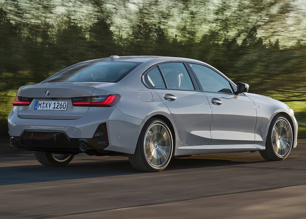 بي إم دبليو الفئة الثالثة 2024