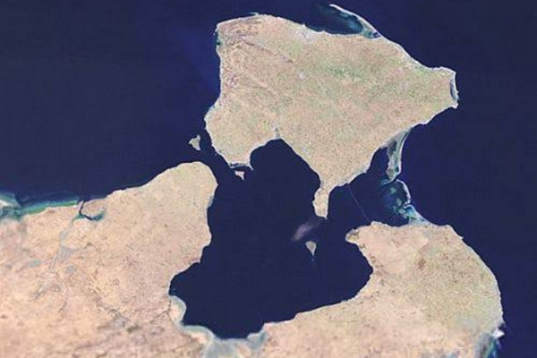 جزيرة القبلية