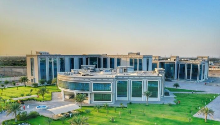 كلية عمان للادارة والتكنولوجيا