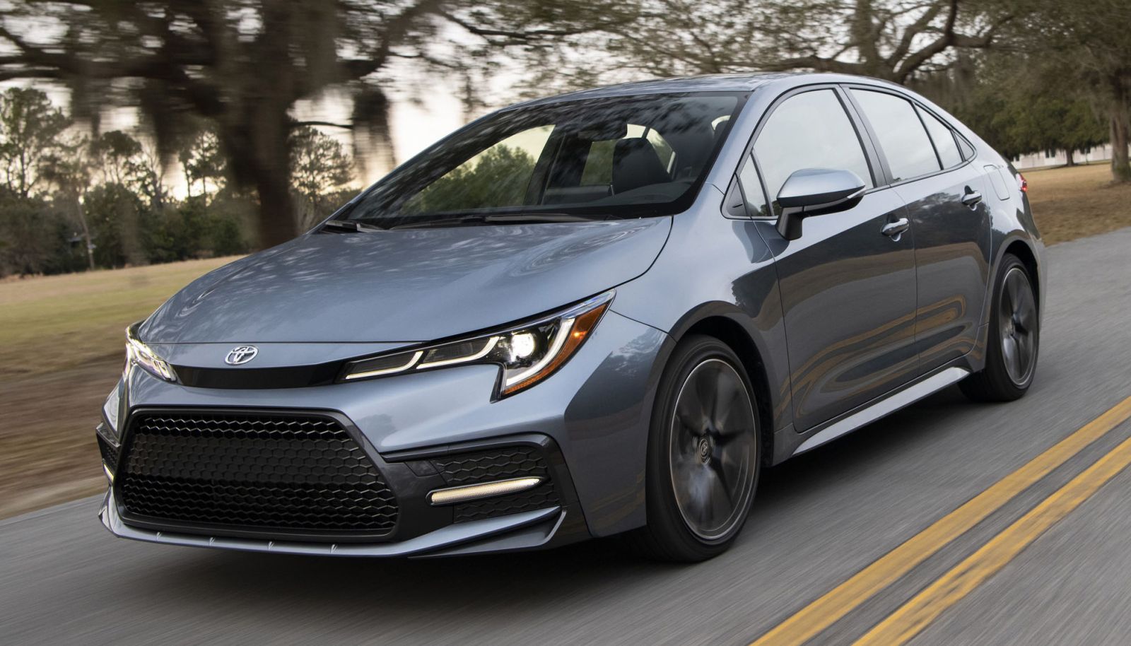 سعر بنتلي 2022 في السعودية