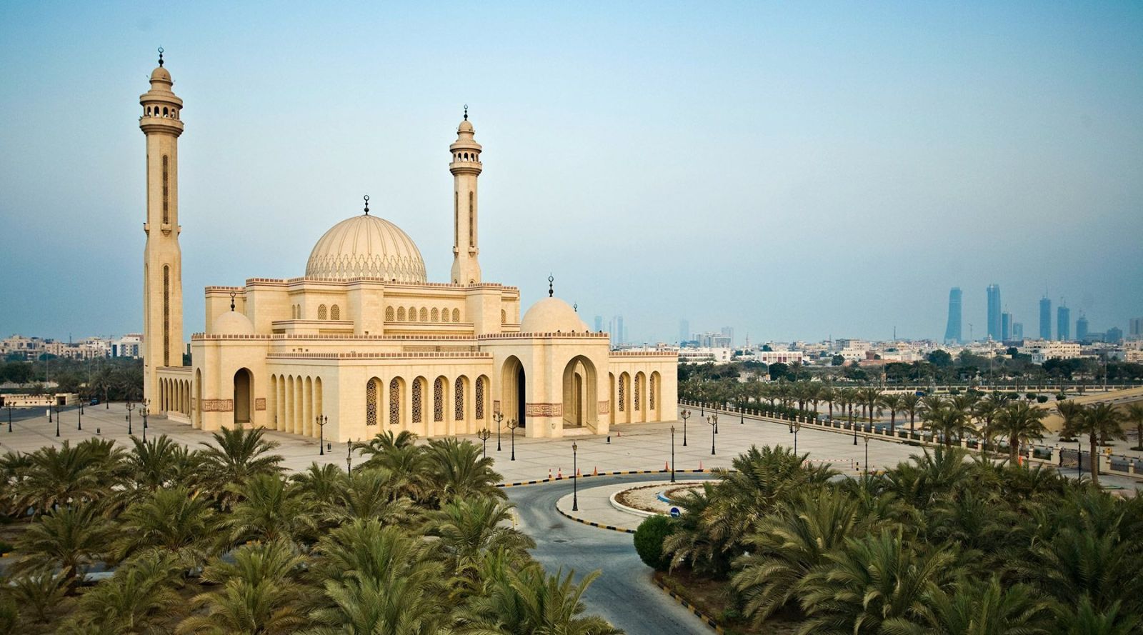 مسجد الفاتح الكبير بالمنامة