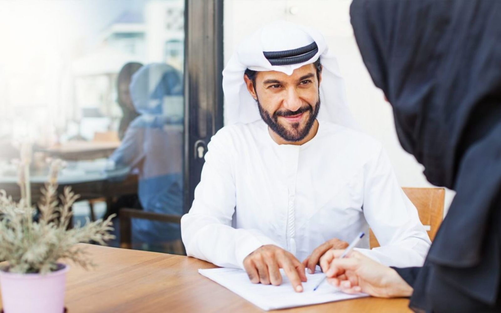 شروط زواج الإماراتي من أجنبية