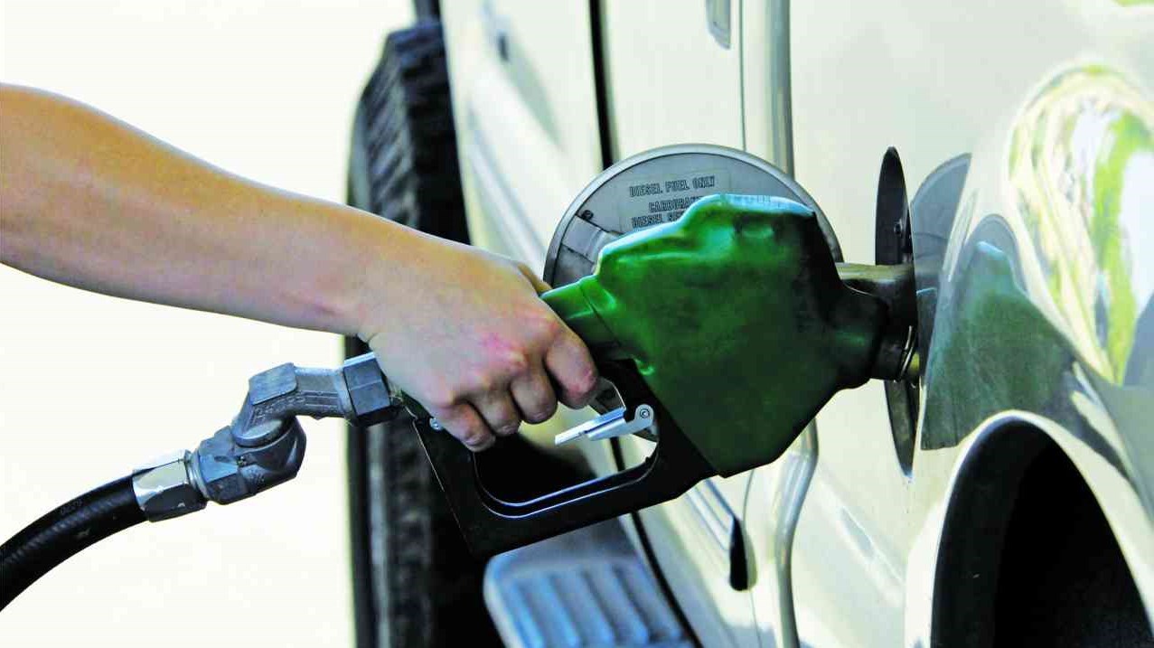 كم سعر البنزين في الإمارات لشهر أغسطس 2022 وأسباب ارتفاعه