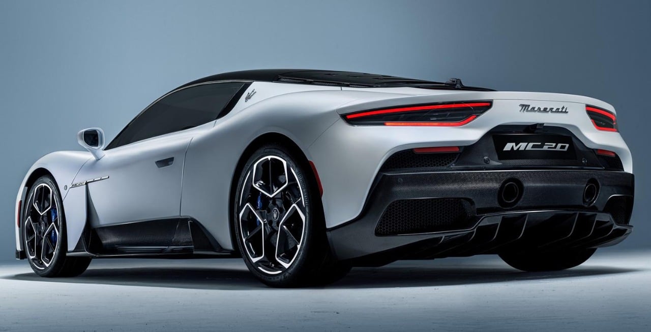 سيارة مازيراتي MC20 2021