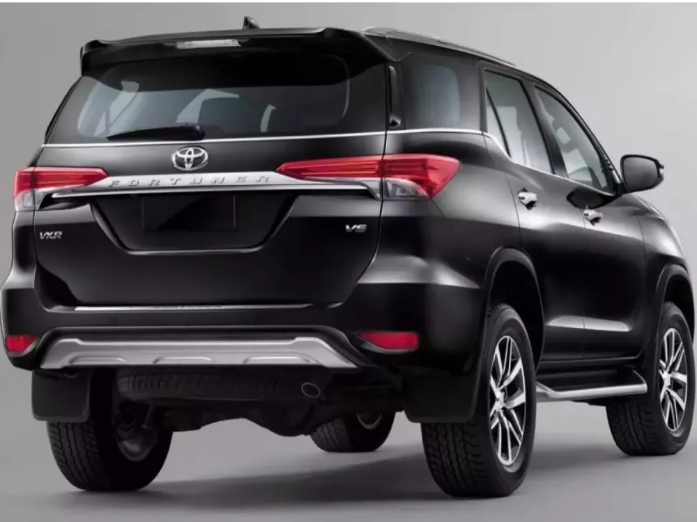 سيارة تويوتا فورتشنر جي اكس 2 2024 في السعودية