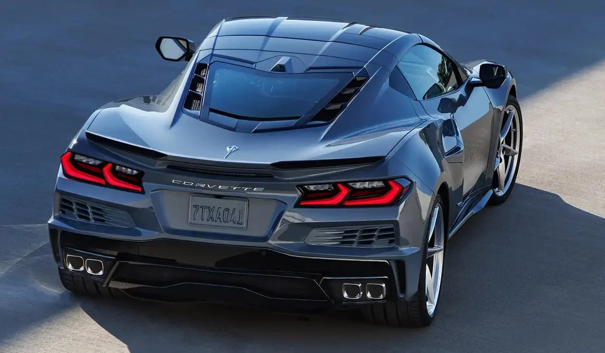 سيارة شيفروليه كورفيت 2024