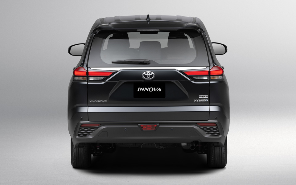 تويوتا انوفا 2024 هايبرد Toyota Innova
