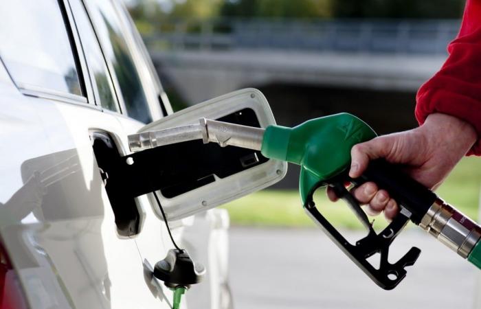 إغلاق محطات الوقود